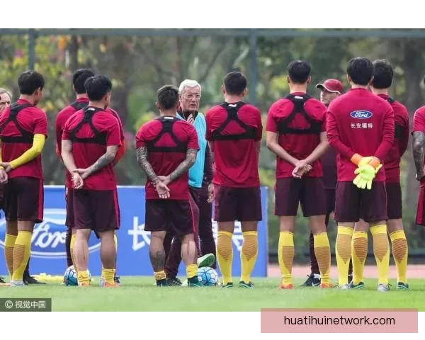 聚焦世界杯各队实力对比与备战策略分析，揭示冠军争夺的关键因素